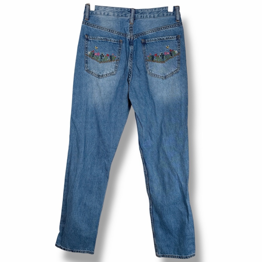 S.O.N.G. Jeans Light Wash Embroidered Pocket High Rise Timeless Fit Ankle Jeans